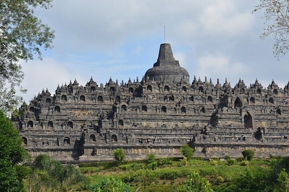 Merapi Sunrise, Borobudur Climb Up Access, and Prambanan Day Tour