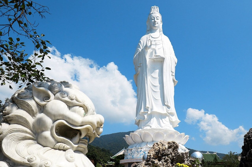 Private Visit to Ling Ung Pagoda & Le Jardin Garden at Ba Na Hills