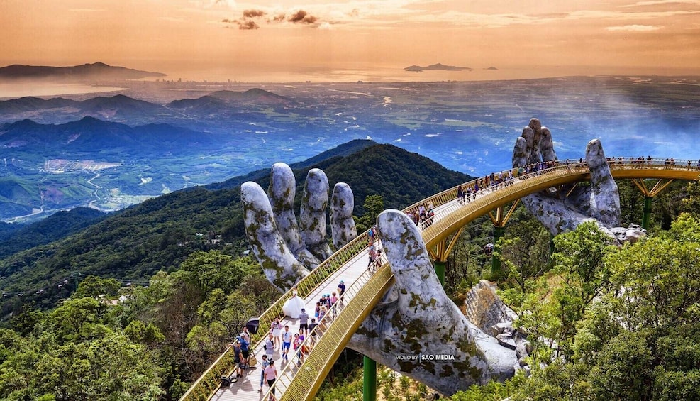 Private Visit to Ling Ung Pagoda & Le Jardin Garden at Ba Na Hills