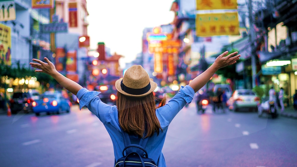 Bangkok By Night: Chinatown, Flower Market & Khao San Road - Private Tour