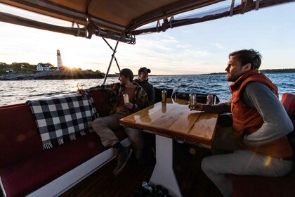 Portland: Private Lighthouse Sightseeing Cruise