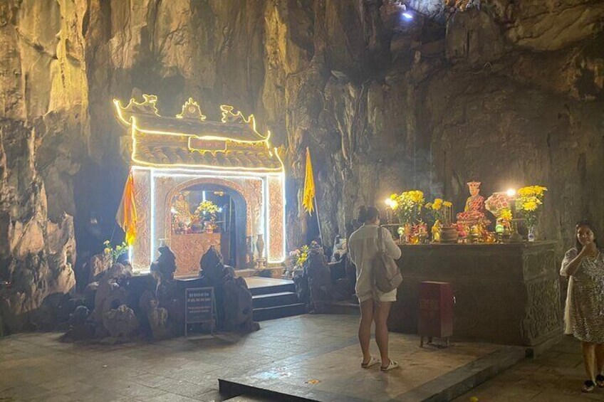 Small Group Tour : Marble Mountains-Am Phu Cave - Monkey Mountain