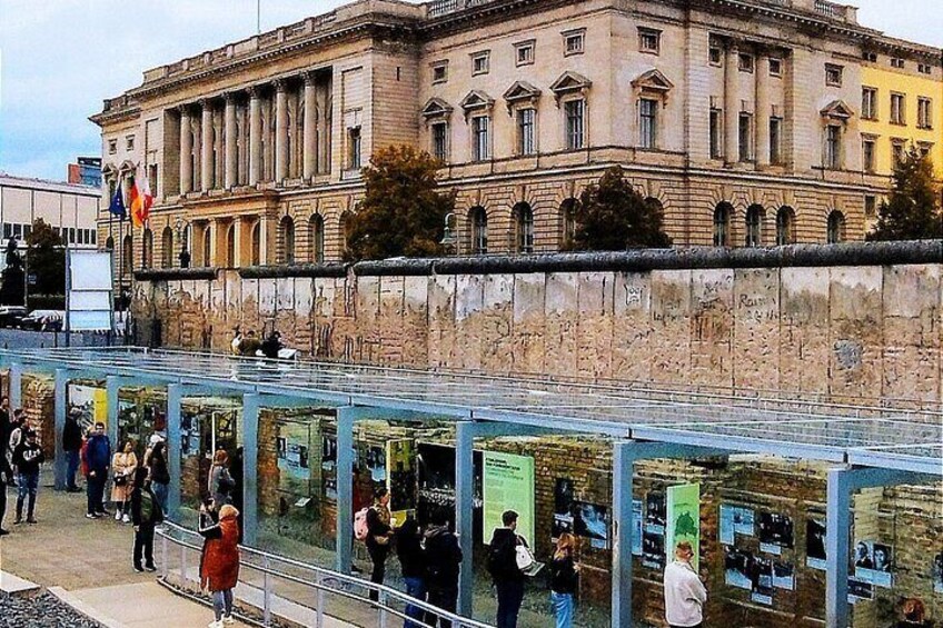 3 Days Private Guide Berlin -By Walking and Public Transport 