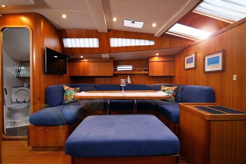 Sunset or Afternoon Yacht tour in Barcelona with Drinks & snacks