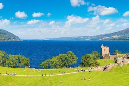 Private Loch Ness Day Tour in Luxury MPV from Glasgow