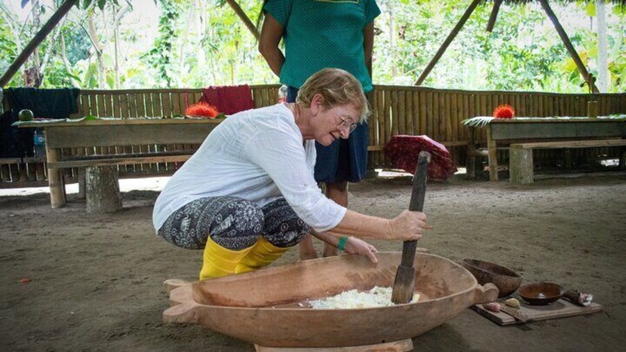 Learning make the chicha de Yuca