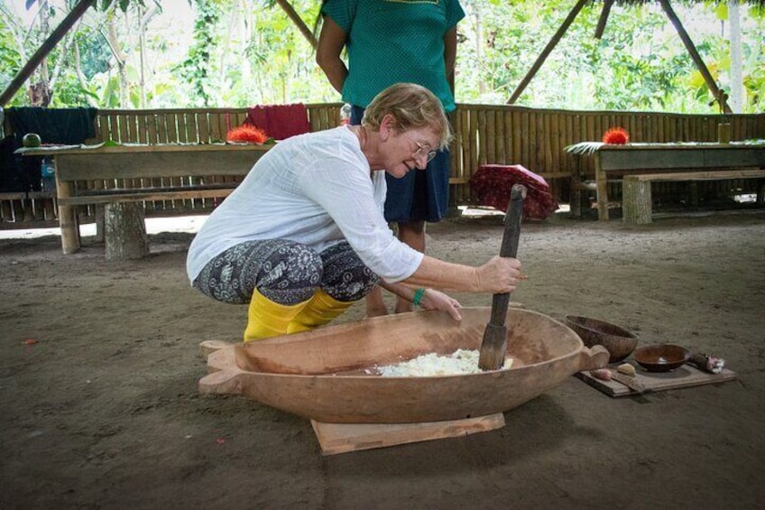 Learning make the chicha de Yuca