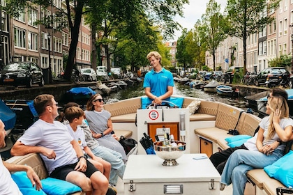 Ámsterdam: Crucero por los canales en lancha abierta con opción de bebida