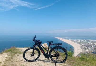 Poole: Old Harry Rocks and Corfé Castle Guided E-bike Tour