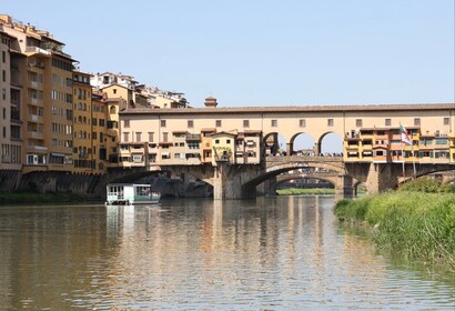 Florencia: Crucero turístico por el río Arno con comentarios