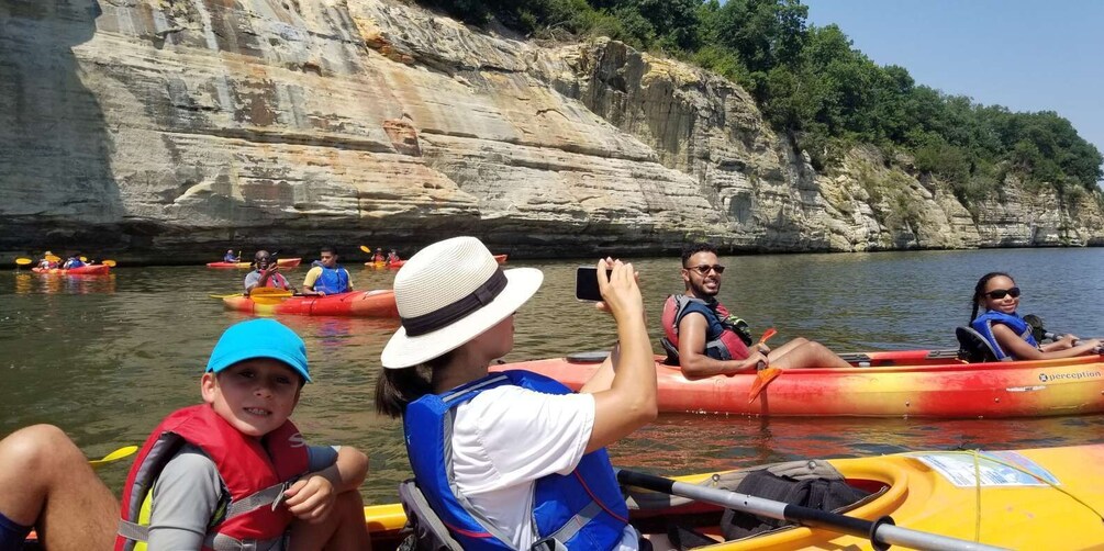Picture 4 for Activity Starved Rock State Park: Guided Kayaking Tour