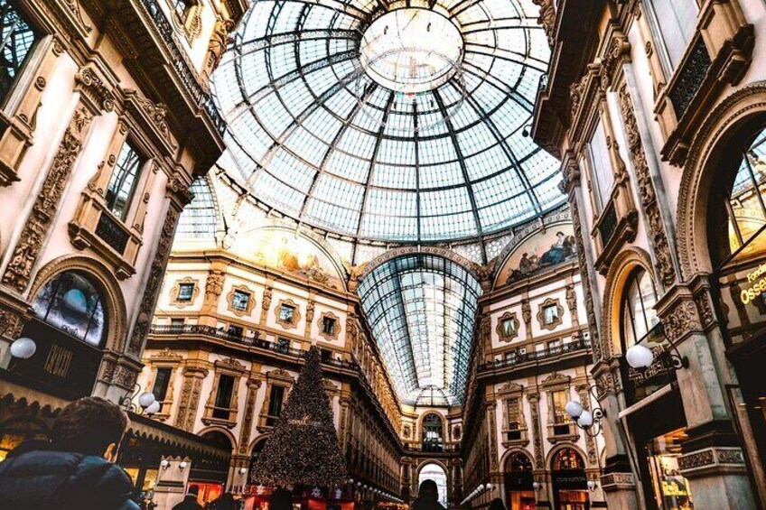 Milan Local Fashion Designers Shopping Tour with a Stylist