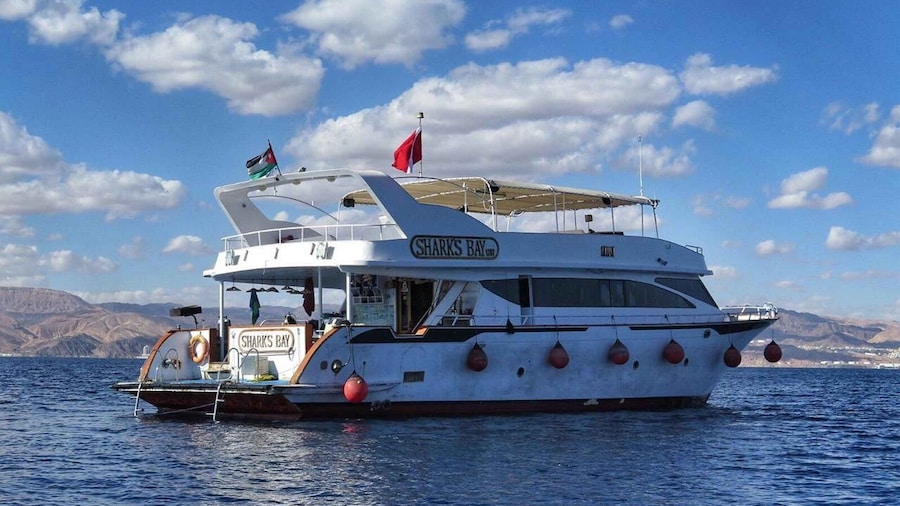Aqaba: Red Sea Snorkeling Boat Trip with Buffet Lunch