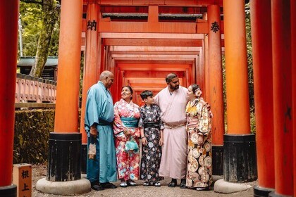 Exclusive Kyoto Essentials Tour with Professional Photography