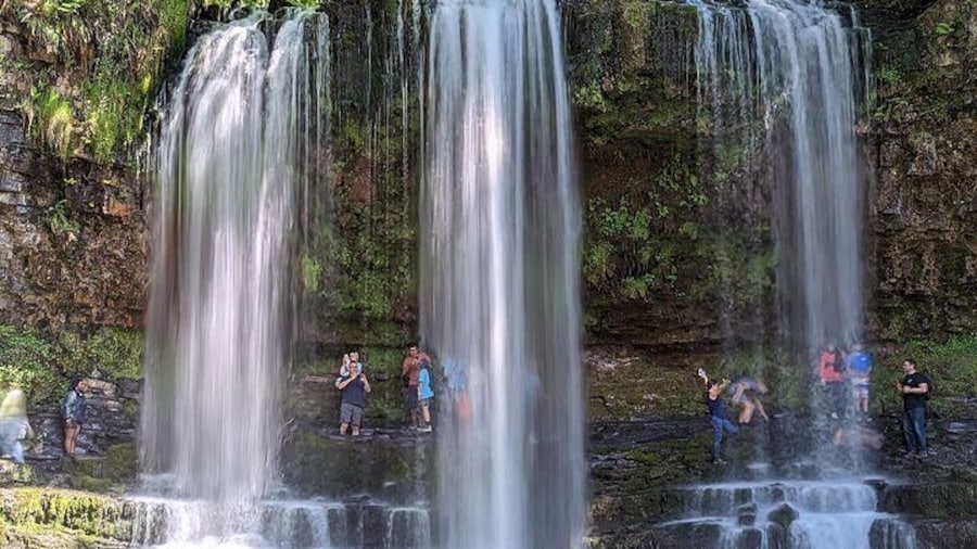From Cardiff: Hike The Amazing Six Brecon Beacons Waterfalls