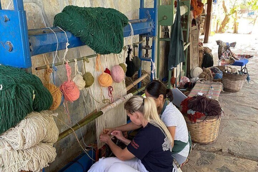 Half Day Private Experience of the Art of Weaving Carpet