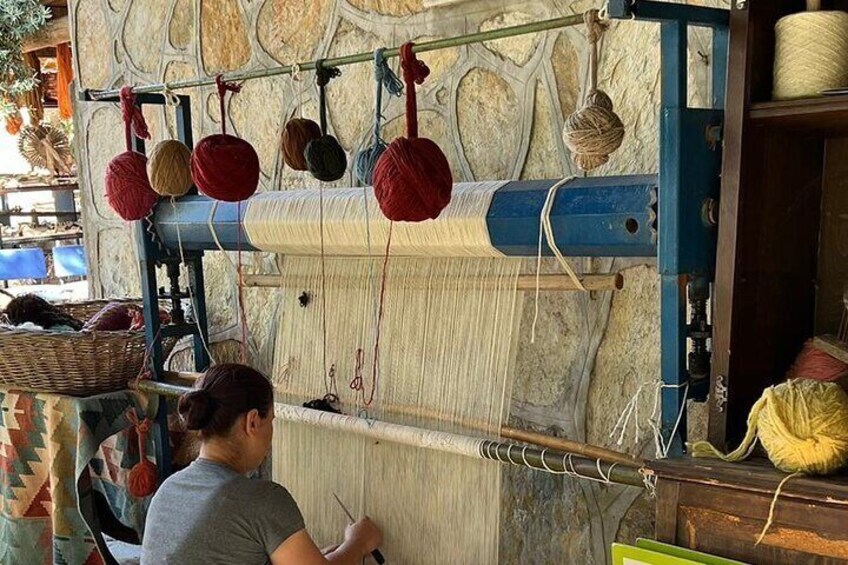 Half Day Private Experience of the Art of Weaving Carpet