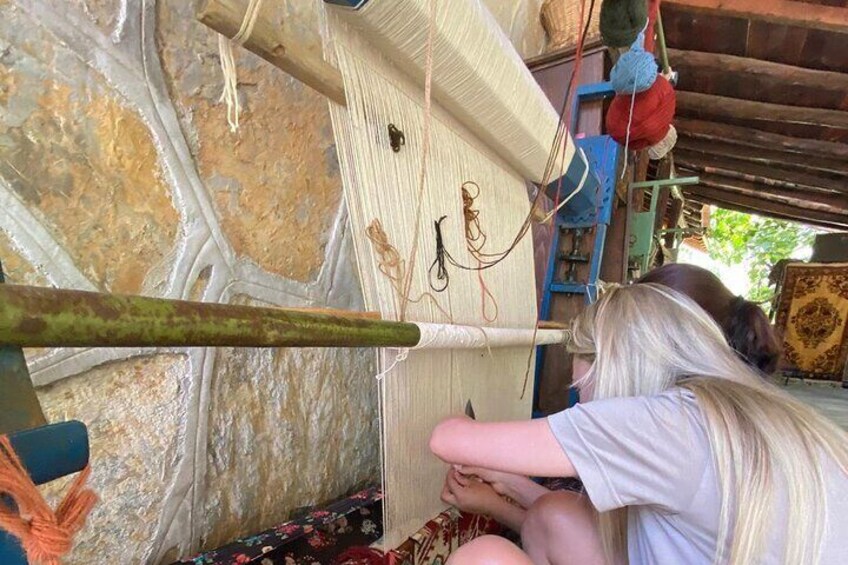 Half Day Private Experience of the Art of Weaving Carpet