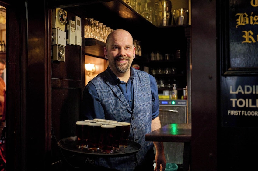 Traditional Food & Ales Tour of London's Historic Pubs