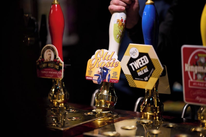 Traditional Food & Ales Tour of London's Historic Pubs