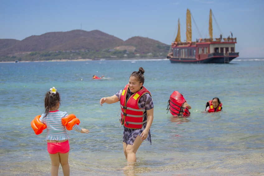 Nha Trang Bay Discovery with Emperor Cruises