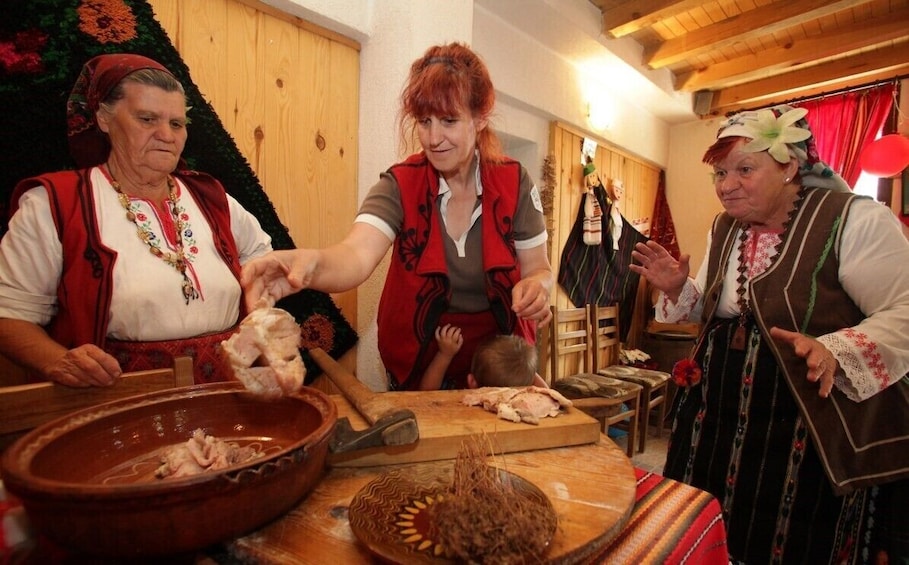 Bansko: Traditional folklore experience