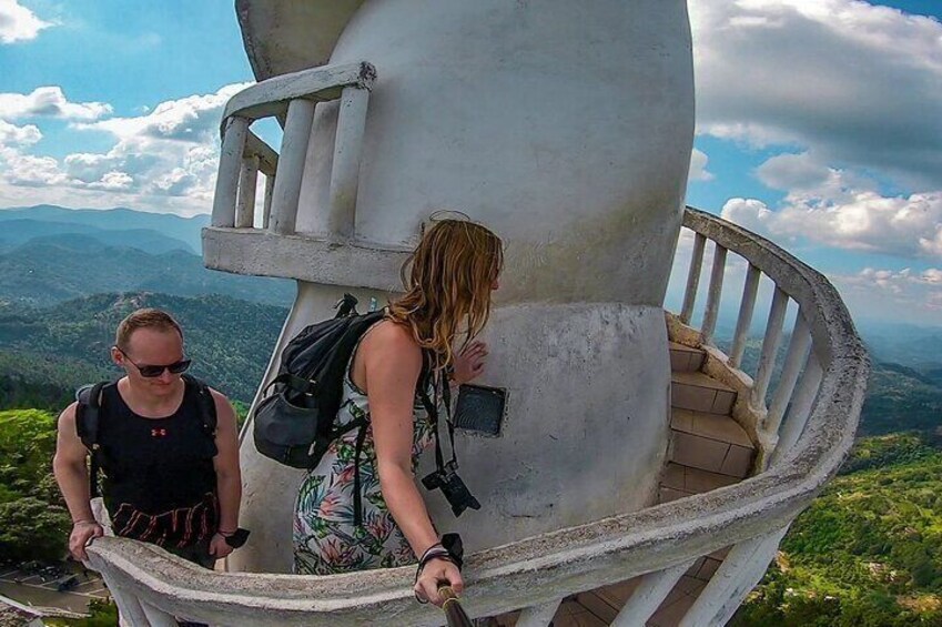 Private Tour and Hike Experience to Ambuluwawa Tower, Sri Lanka
