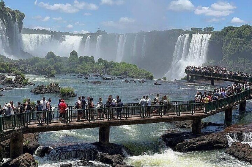 Iguassu Falls Private day tour Brasil & Argentina 