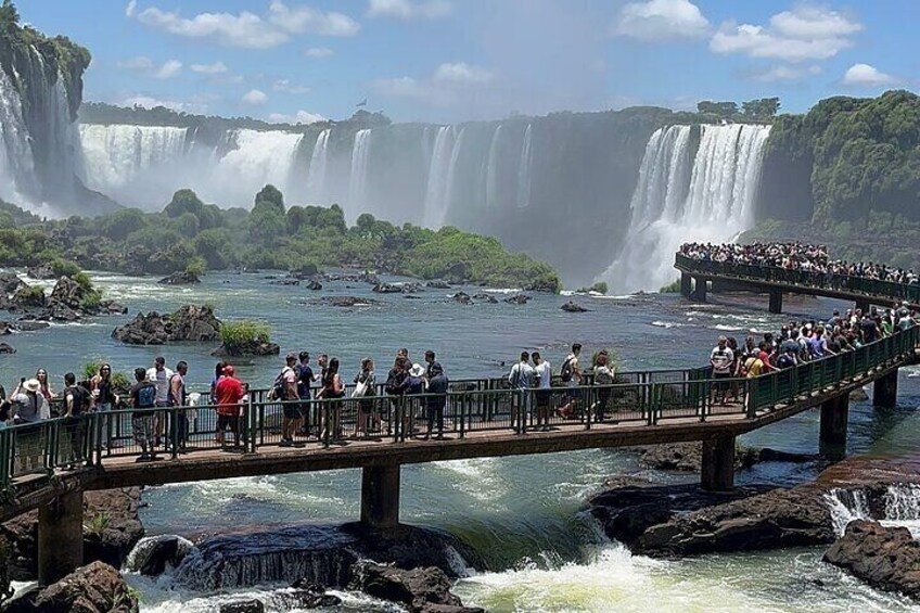 The best of the falls at the end of Brazilian catwalk 