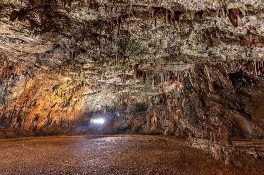 Drogarati Cave