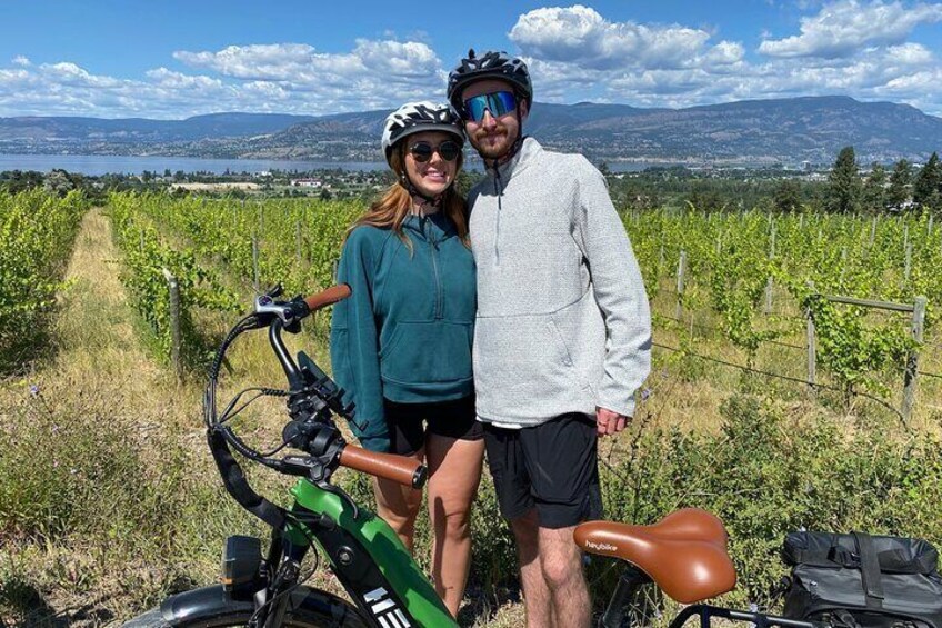 Kelowna Guided E-Bike Wine Tour with Tastings and Okanagan Lunch