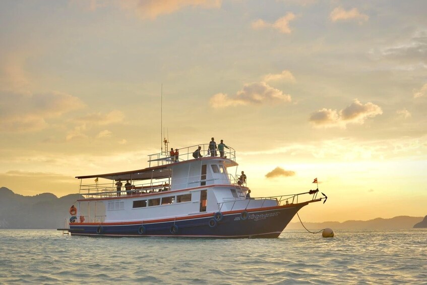 Phang Nga Bay: Sunset/Twilight Canoe Boat Cruise & Dinner