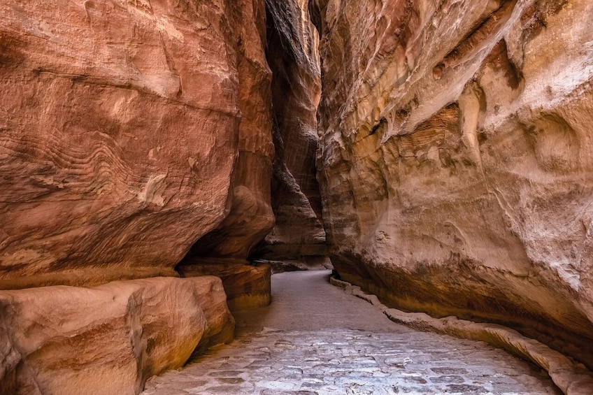  Petra & Wadi Rum 2-Day Tour from Tel Aviv (By Flights)