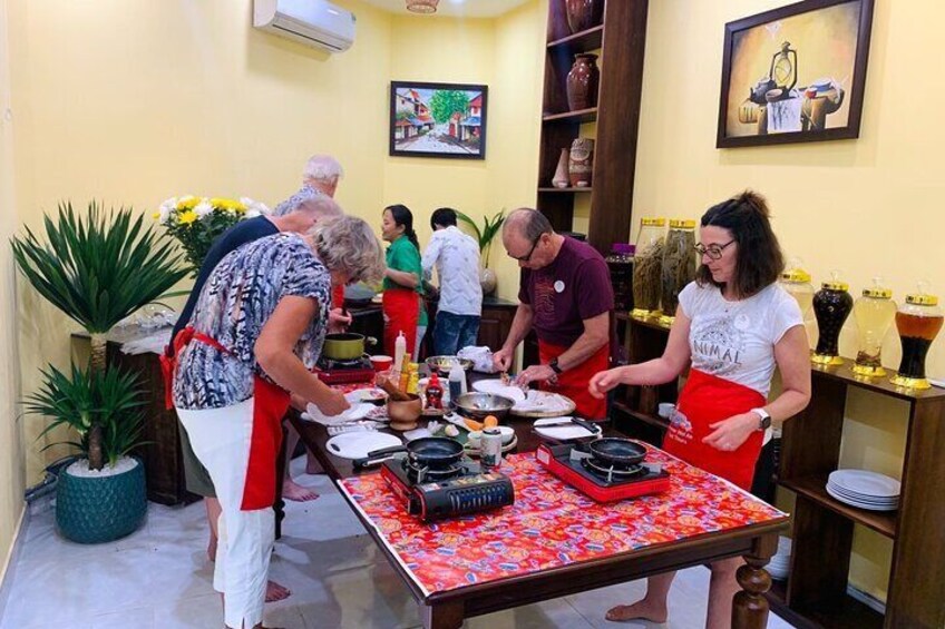 Half-Day Private Cooking Class and Food Tour in Hoi An