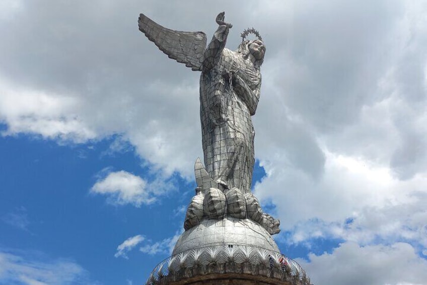 City Tour + Apocalyptic Statue of Panecillo in half-day