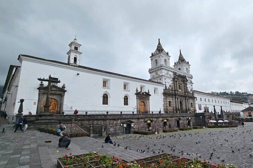 Quito Old Town + Statue of the Virgen in half-day