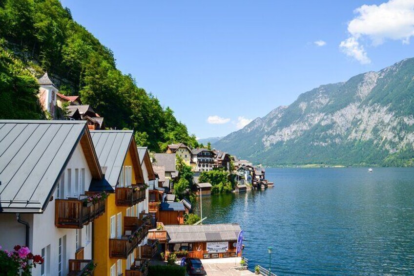 Private Full-Day Tour to Lake Town Hallstatt from Passau or Linz