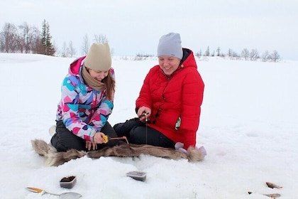 2-Hour Ice Fishing Experience in Rovaniemi, Finland