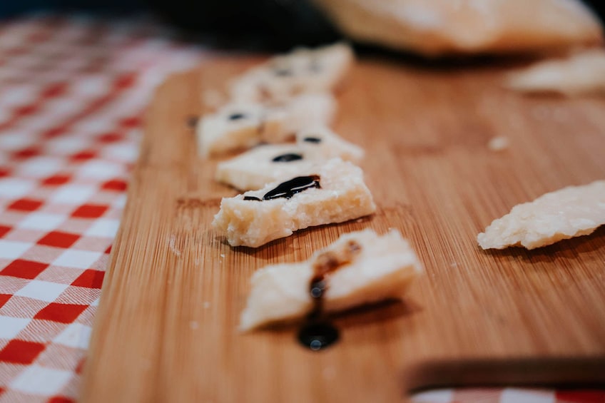 Tastes & Traditions of Bologna: Food Tour with Market Visit