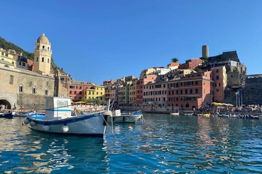 Cinque Terre Gozzo Tour: Sea, Relaxation and Local Flavors