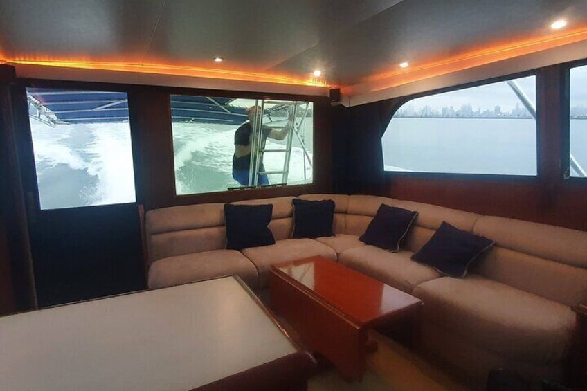 Full Day Taboga Island and Fishing Onboard a Private Yacht