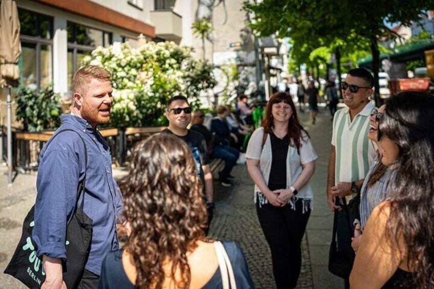 Berlin Street Food & Cultural Walking Tour in Vibrant District 