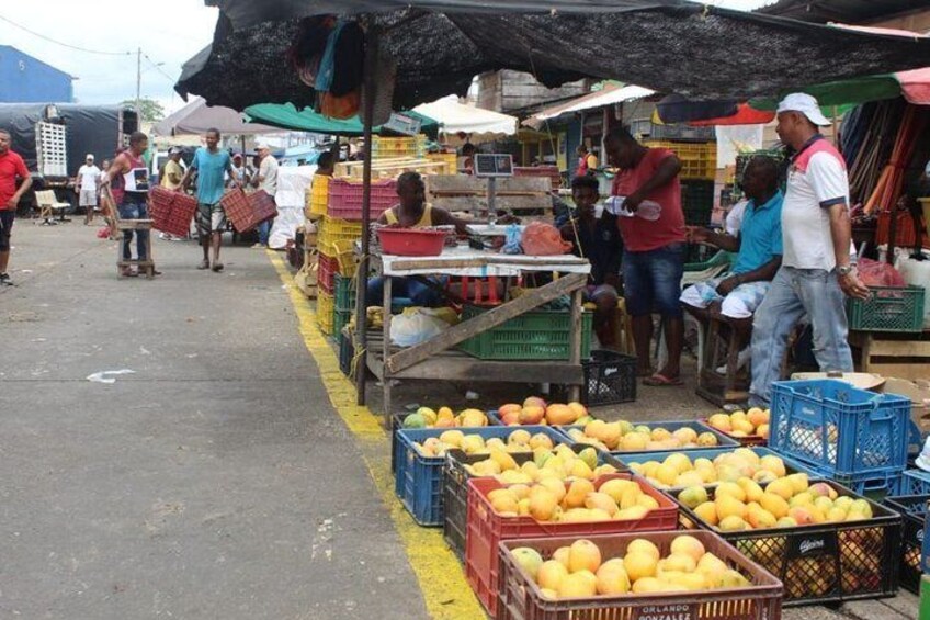 Street food tour at bazurto local market