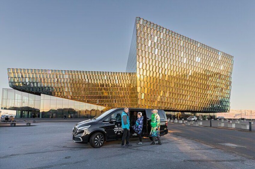 All our tour vehicles are luxurious and state-of-the-art. See them as mobile lounges for yourselves!