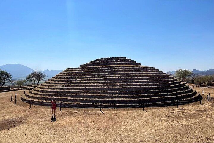 Private Tour one day in Los Guachimontones and Tequilera Cascahuin