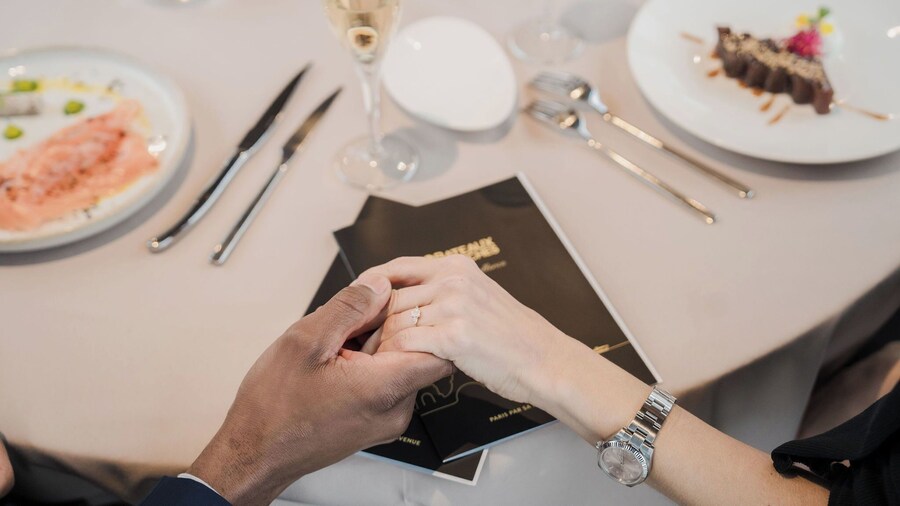 Marriage Proposal aboard the Authentic Bateaux Mouches