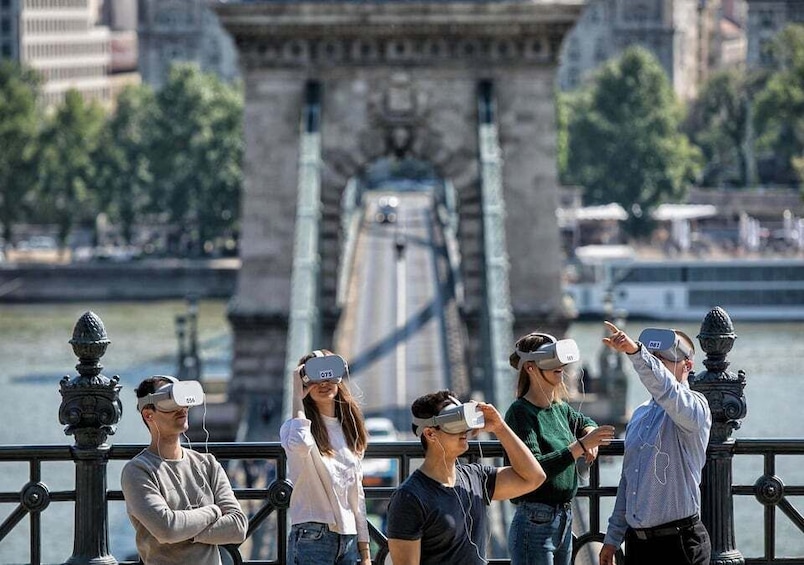 Picture 2 for Activity Budapest: Virtual Reality Tour in 8 Languages