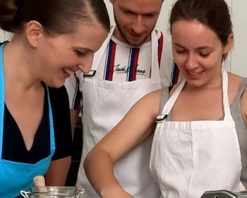 Verona: Authentic Pasta Making Class with local family