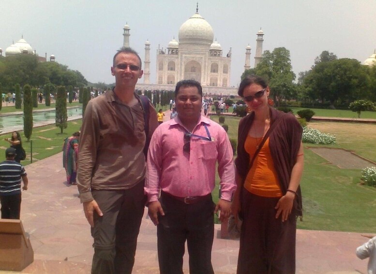 Picture 2 for Activity From Delhi: Private Taj Mahal and Agra Fort Day Trip by Car