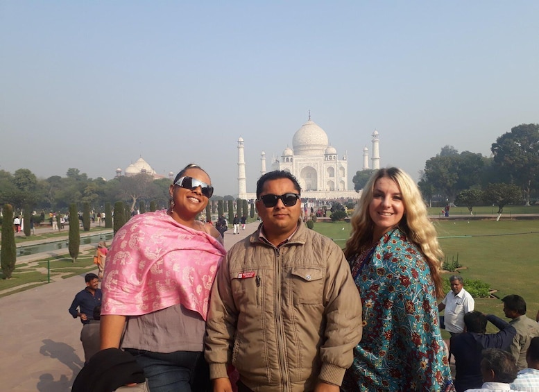 Picture 3 for Activity From Delhi: Private Taj Mahal and Agra Fort Day Trip by Car